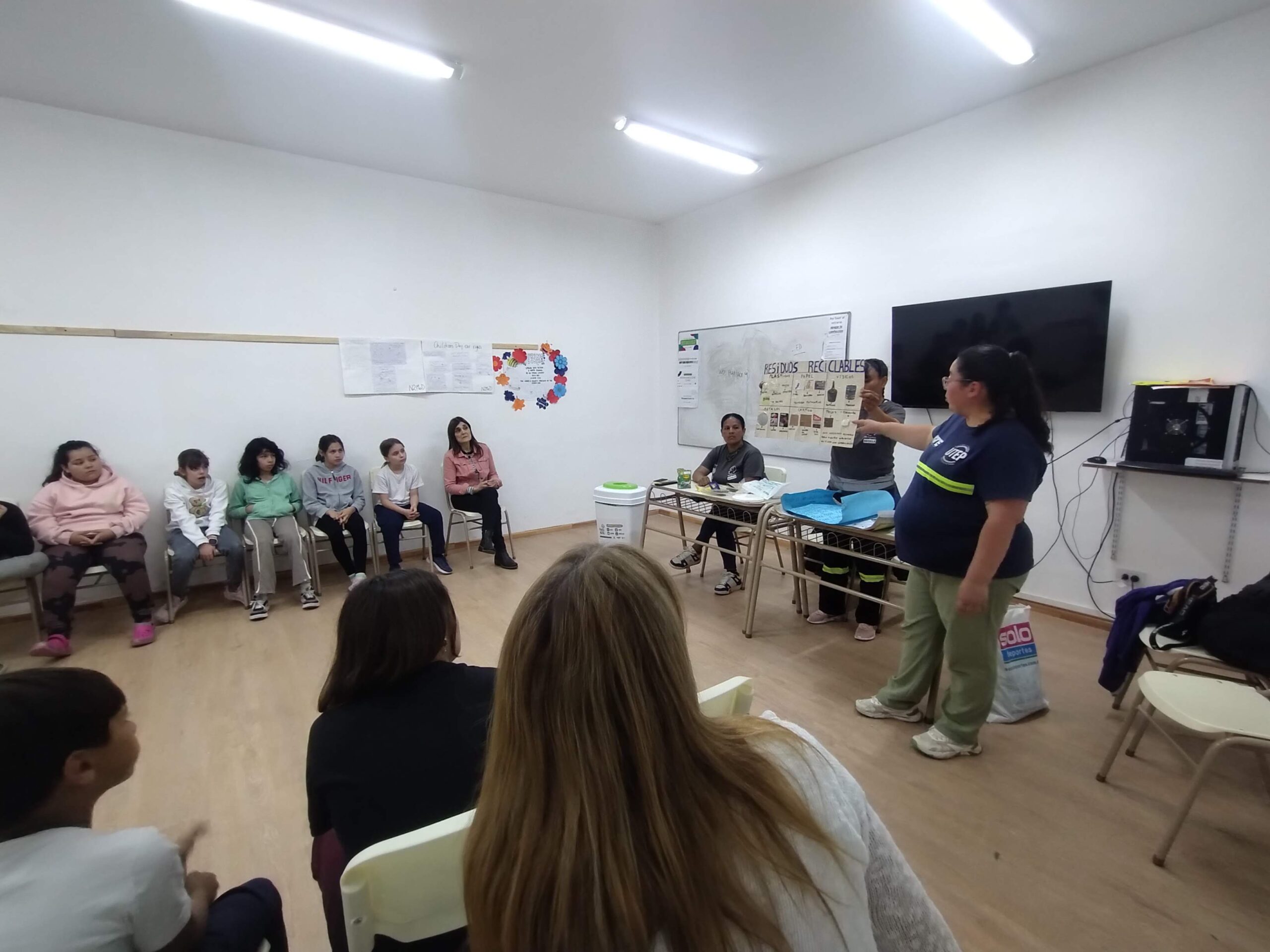 Talleres sobre el Punto Azul en la Escuela de Lenguas de la UNLP